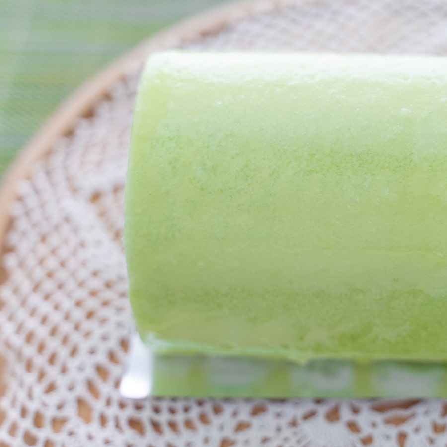 メロンロールケーキ【送料込み】
